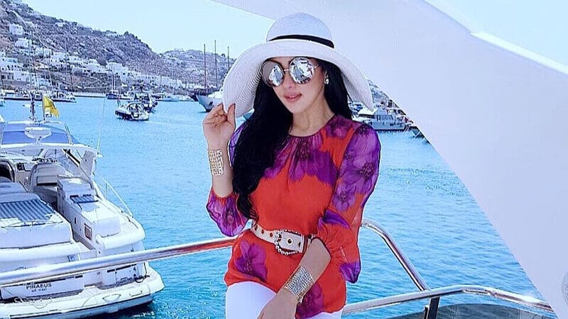 Foto Foto Syahrini di Instagram - Syahrini Naik Yacht di Yunani
