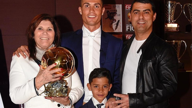 Con trai Cristiano Ronaldo - Gia đình CR7