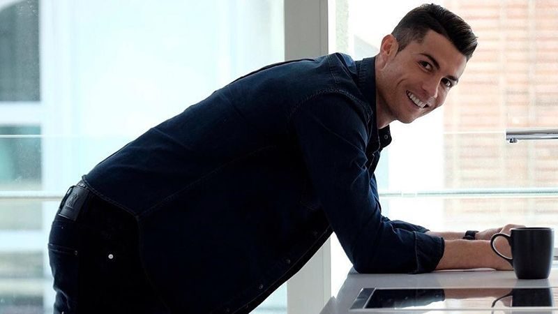 Biodata Cristiano Ronaldo lengkap - Senyum Cristiano