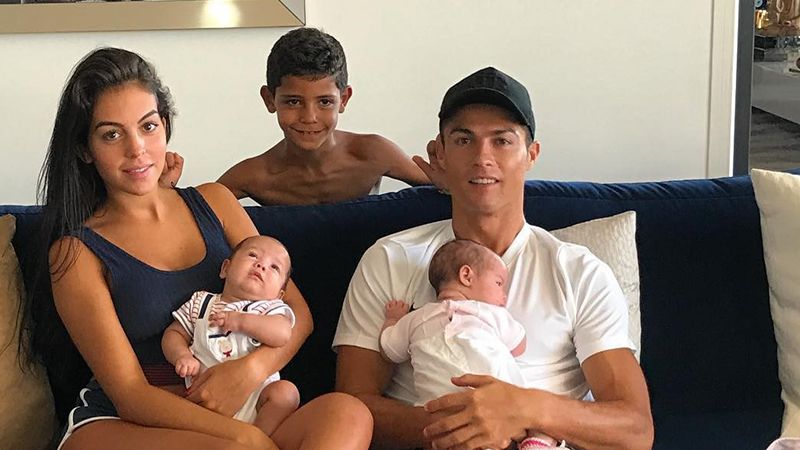 Biodata Cristiano Ronaldo lengkap - Keluarga kecil Ronaldo