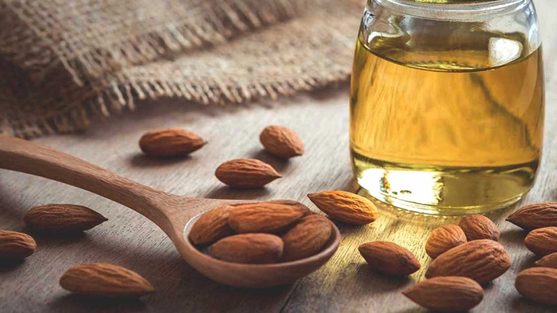 Cara Menghilangkan Ketombe Secara Alami - Minyak Almond