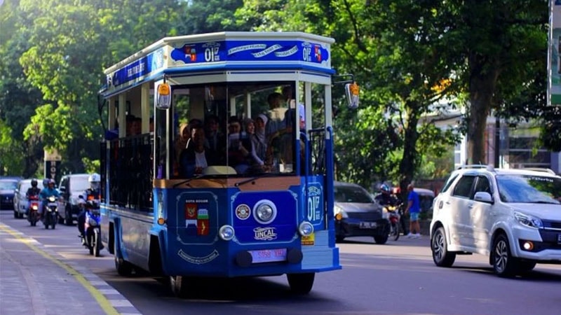 Tempat Wisata di Bogor - Bus Uncal
