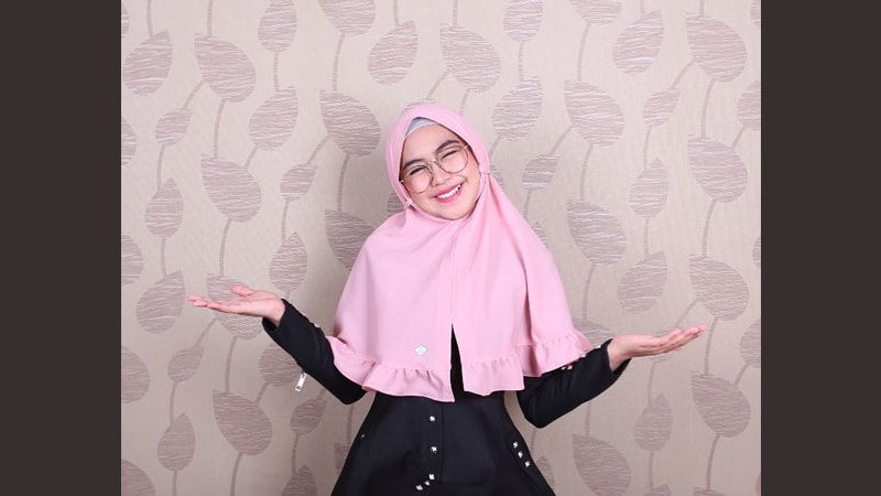 Inspirasi Model Model Jilbab Modern Dari Para Artis Kepogaul