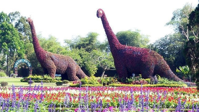 Taman Bunga Nusantara Cianjur - Dinosaurus