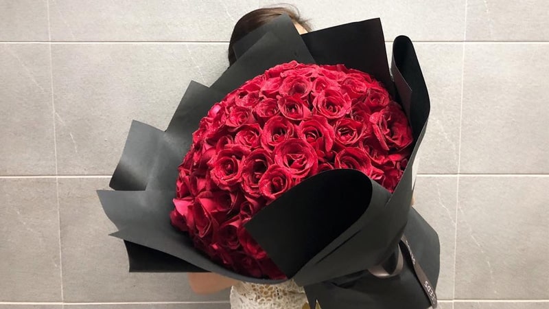 Rangkaian Bunga untuk Pacar - Red Rose Bouquet