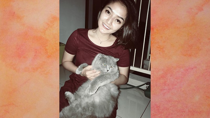 Foto-Foto Siti Badriah - bersama kucing