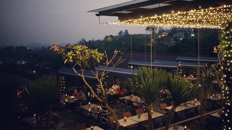 Tempat Ngopi di Bandung - The Valley Bistro Cafe