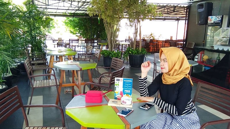 Tempat Ngopi di Semarang - River View Cafe