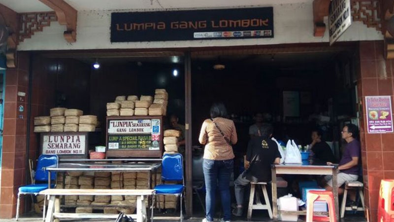 wisata kuliner di semarang - lumpia gang lombok