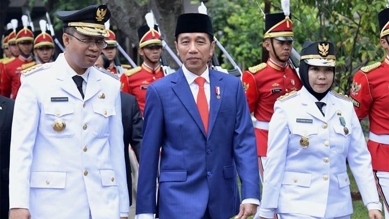 Profil dan Biodata Jokowi - Jokowi Bersama Gubernur dan Wakil Gubernur NTB