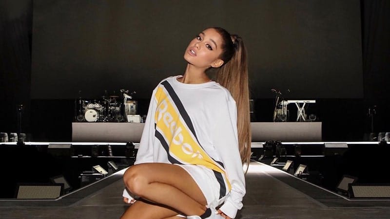 Profil Ariana Grande - Ariana di Panggung