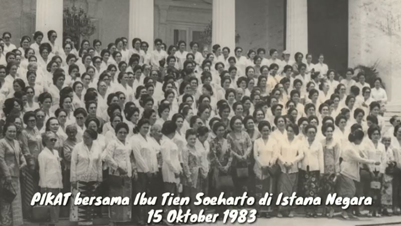 Biografi Maria Walanda Maramis - PIKAT dan Ibu Tien Soeharto