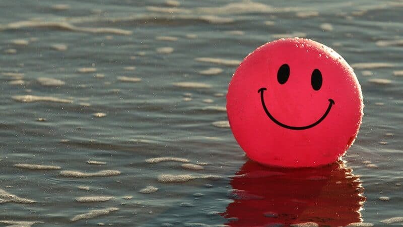 Kata Bijak tentang Senyum - Bola Merah Tersenyum