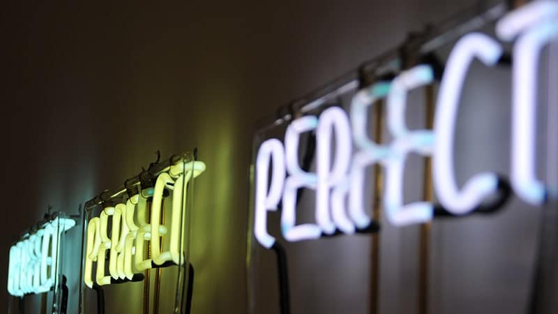 Kata-Kata Introspeksi buat Diri Sendiri yang Tak Sempurna - Lampu Perfect